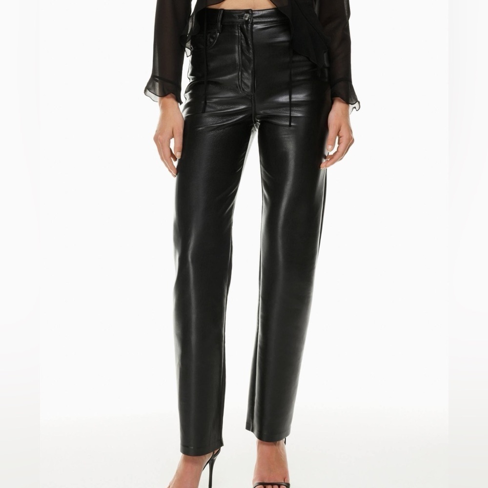 Wilfred Aritzia The Melina high rise Pant Black Faux Leather size 4 spring